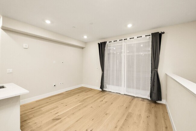 Foto del edificio - 549 Oakdale Way