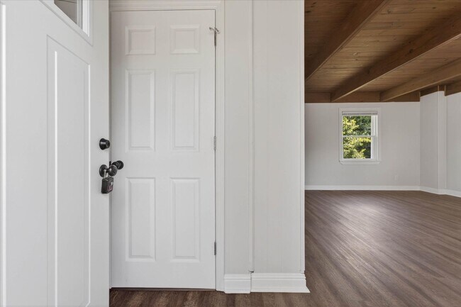 Foto del edificio - Pet Friendly Three Bedroom!