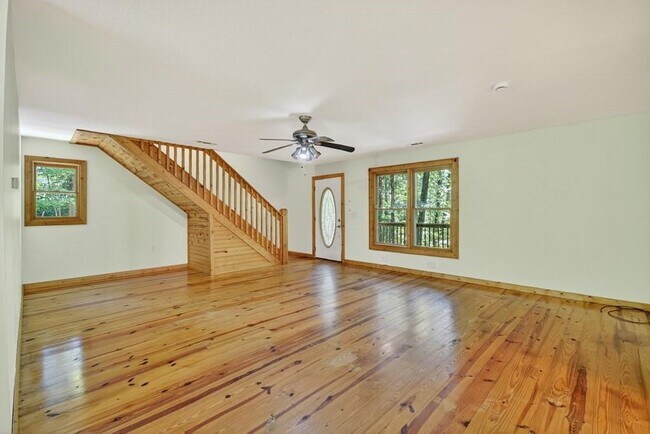 Foto del edificio - 3890 Mineral Bluff Hwy