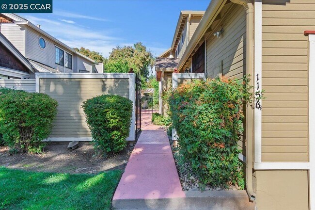 Foto del edificio - 1156 Tiffany Ln