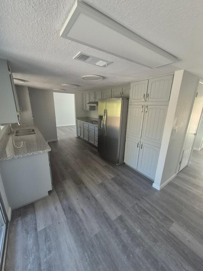 Building Photo - 1010 Leisure World