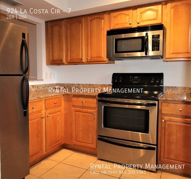 Building Photo - 924 La Costa Cir