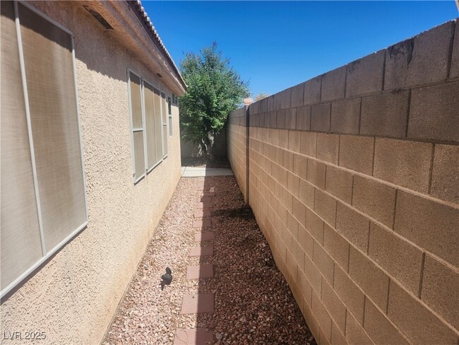 Building Photo - 9172 Sparklewood Ct
