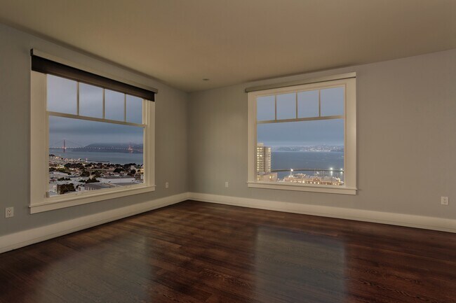Building Photo - 2701 Larkin St