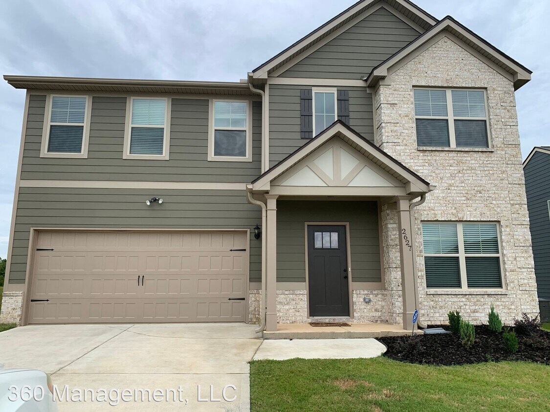 4 br, 2.5 bath House 2627 Arlee Ave House Rental in Opelika, AL