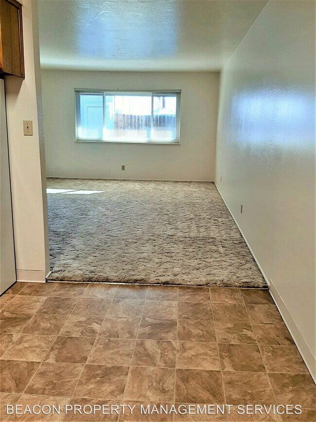 Building Photo - 350 S Ham Ln