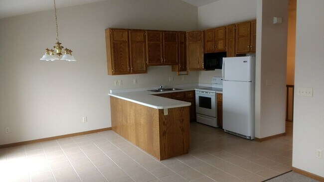 Foto del edificio - 1025 Pine Cone Ln