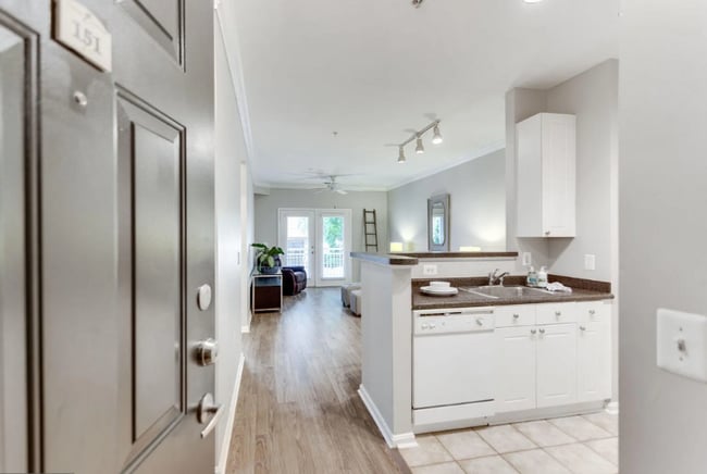 Building Photo - 2765 Centerboro Dr