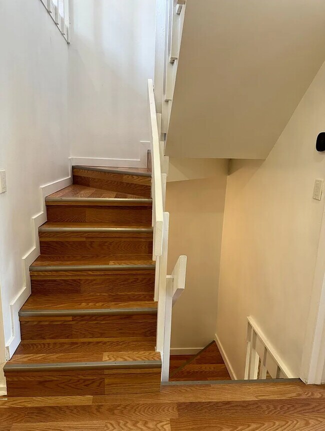 Building Photo - 149 Forest Ave