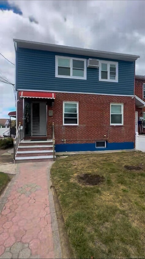 Primary Photo - 197-03 120th Ave