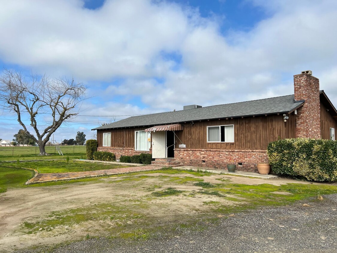 Building Photo - Orchard property  in Madera