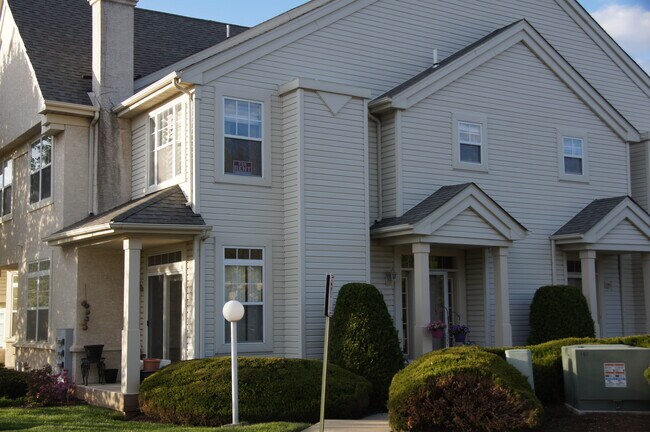 Unidad de esquina - 202 Dresher Woods Drive