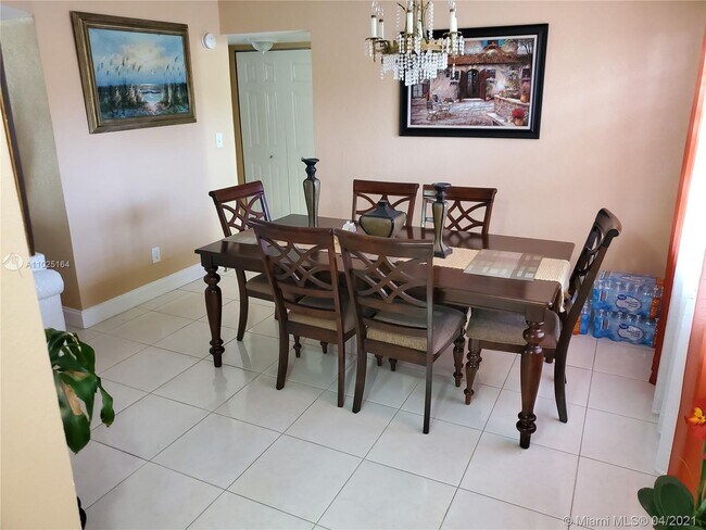 Foto del edificio - 4151 NW 41st St