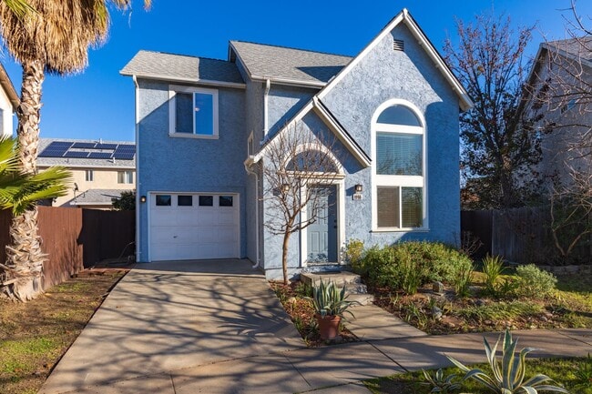 Building Photo - Lovely light and bright 3 bedroom 2.5 bathroom home Doe MIll Neighborhood, Cul-de-Sac Location