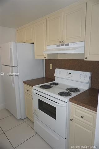 Foto del edificio - 1335 W 49th Pl