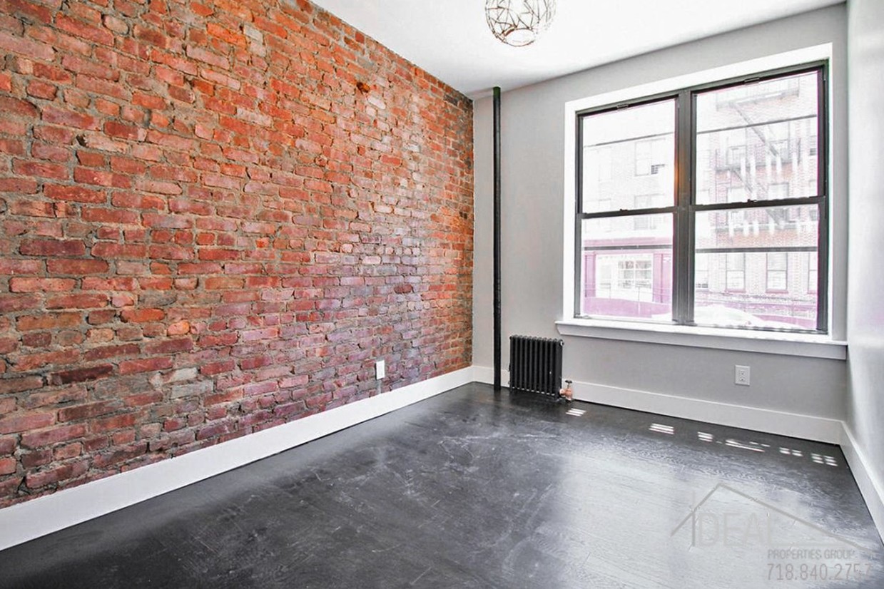 Primary Photo - NO FEE Charming 1 Bedroom in Crown Heights