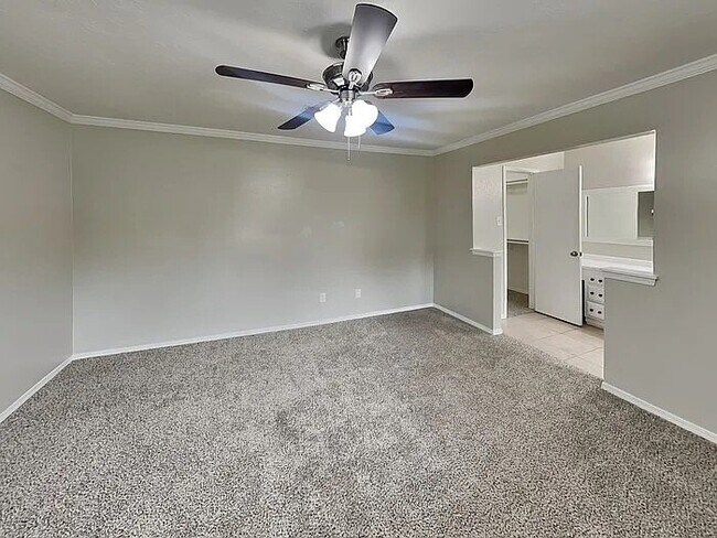 Foto del edificio - 3327 Sycamore Springs Dr