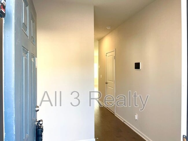 Building Photo - 3502 Lakeview Crk