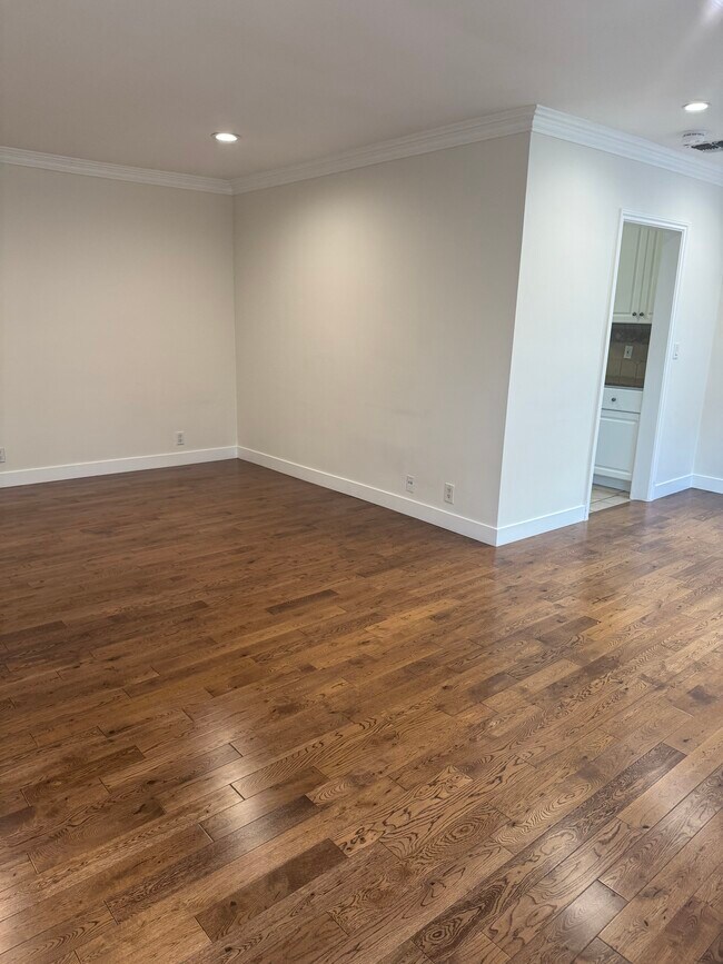 Foto del edificio - 1054 S Wooster St