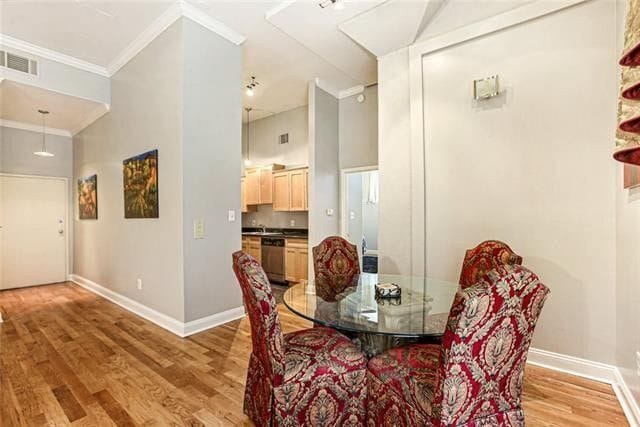 Building Photo - 760 Magazine St