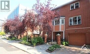 Building Photo - 376 Lisgar St