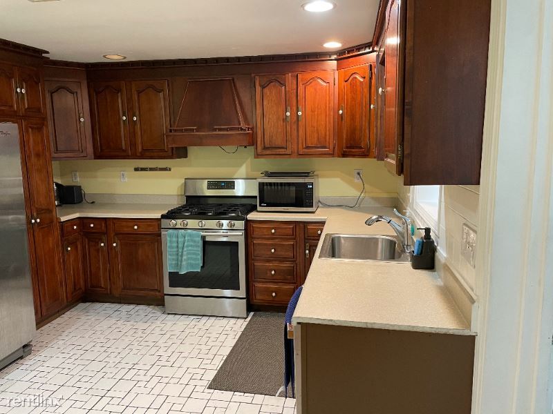 Primary Photo - 3 br, 2 bath House - 203 Cambridge St