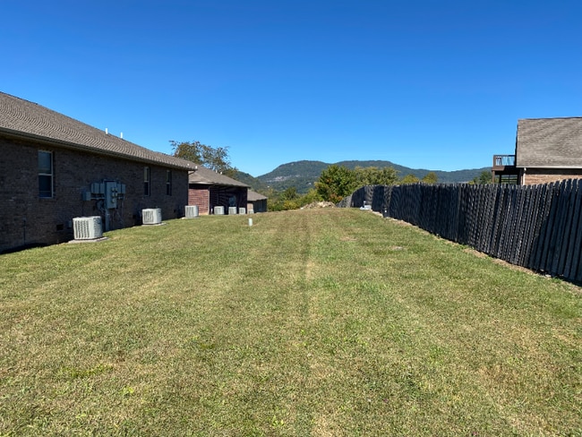 Building Photo - 121 St George Ln