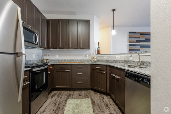 1BR, 1BA - 791SF - Kitchen - Creekside At Kenney's Fort