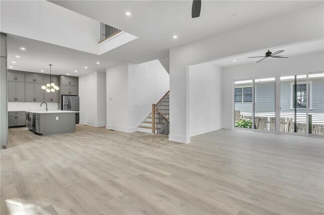 Foto del edificio - 132 Flora Ave NE