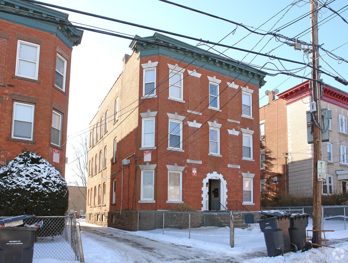 Primary Photo - 31-33 Whitmore St