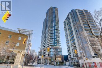Building Photo - 159 Wellesley St E