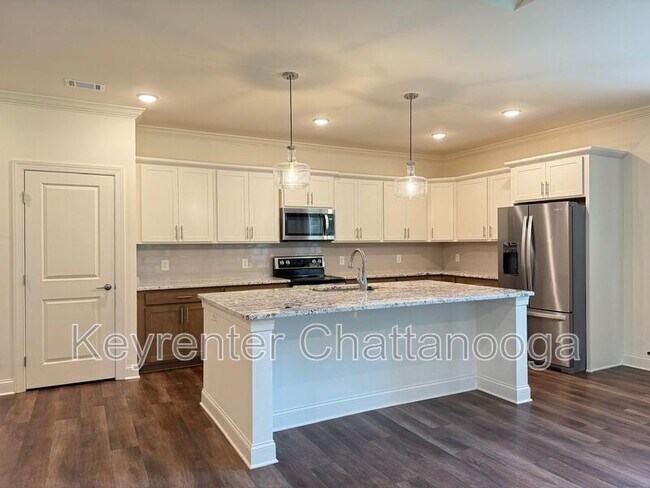 Building Photo - 7183 Mercedes Ln