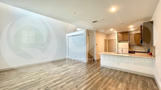 Building Photo - 4304 Oliver Dr