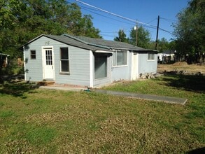 Building Photo - 115 S 14th Ave