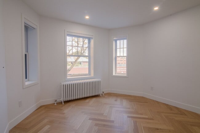 Building Photo - 1 Av. Rosemount