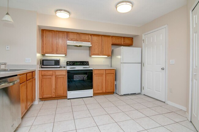 Foto del edificio - Beautiful 2/2.5 Townhome FOR RENT in the h...