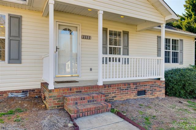 Building Photo - 1111 Quail Haven Dr