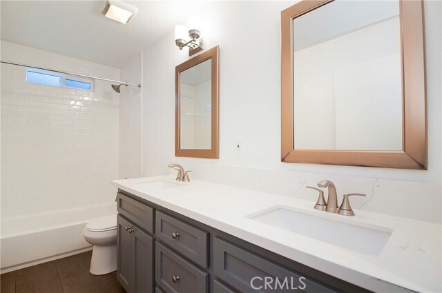 Foto del edificio - 1322 E 3rd St