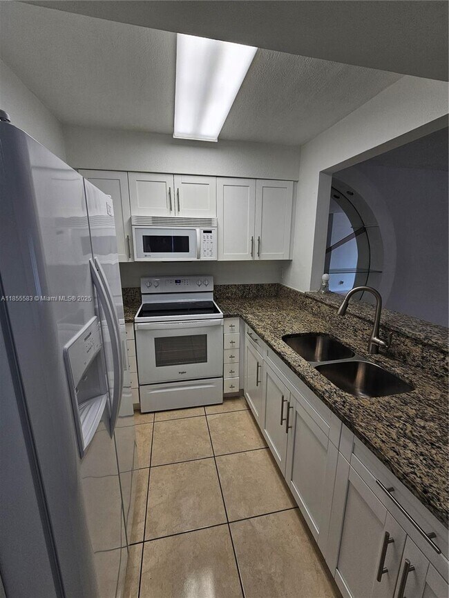 Foto del edificio - 8475 SW 156th Ct