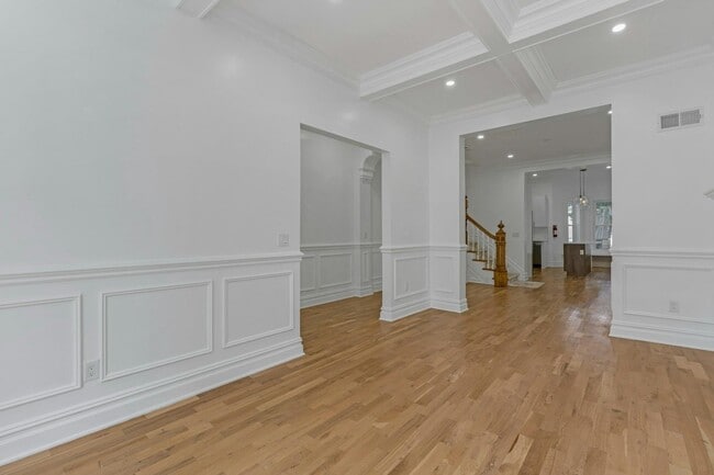 Foto del edificio - 52 Brinkerhoff St