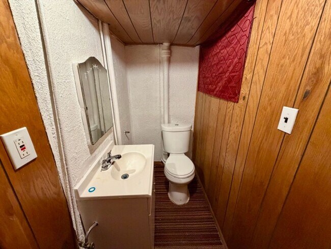 Foto del edificio - 3 Bedroom 1 1/2 Welcome Section 8