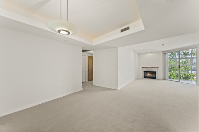 Building Photo - 171 N Church Ln