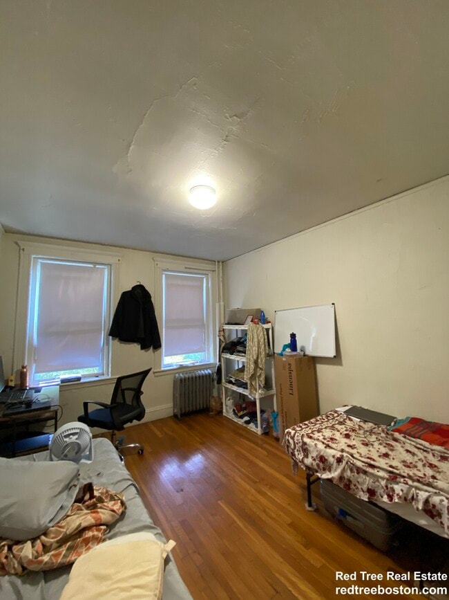 Building Photo - 231 Park Dr