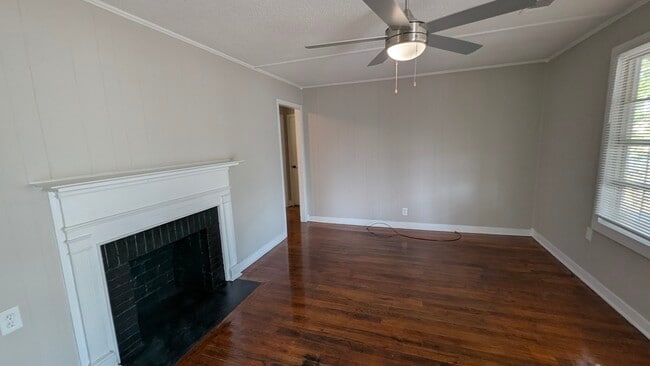 Foto del edificio - 807 McArthur Blvd