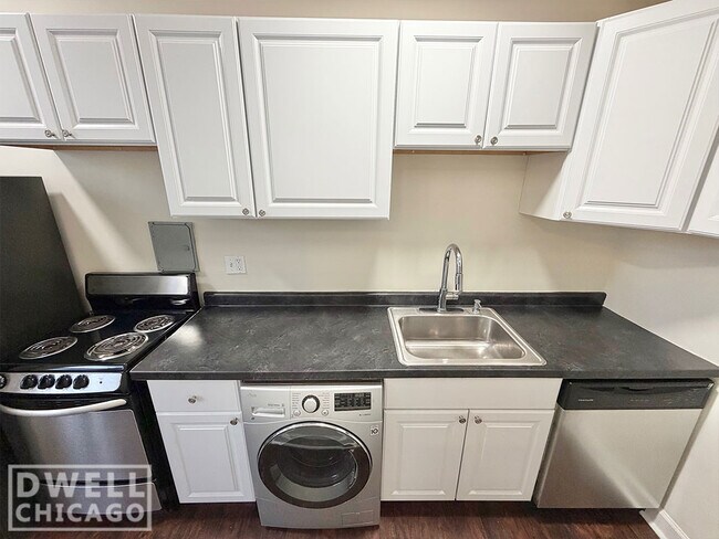 Foto del edificio - 3350 N Marshfield Ave