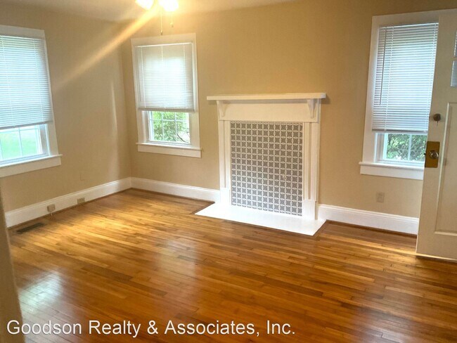 Building Photo - 2 br, 1 bath House - 809 East Sumner Street