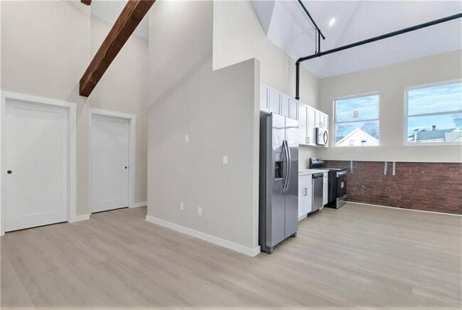 Foto del edificio - 72 Kendrick Ave