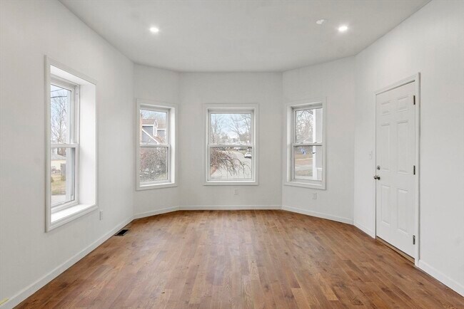 Foto del edificio - 19 Furber Ave