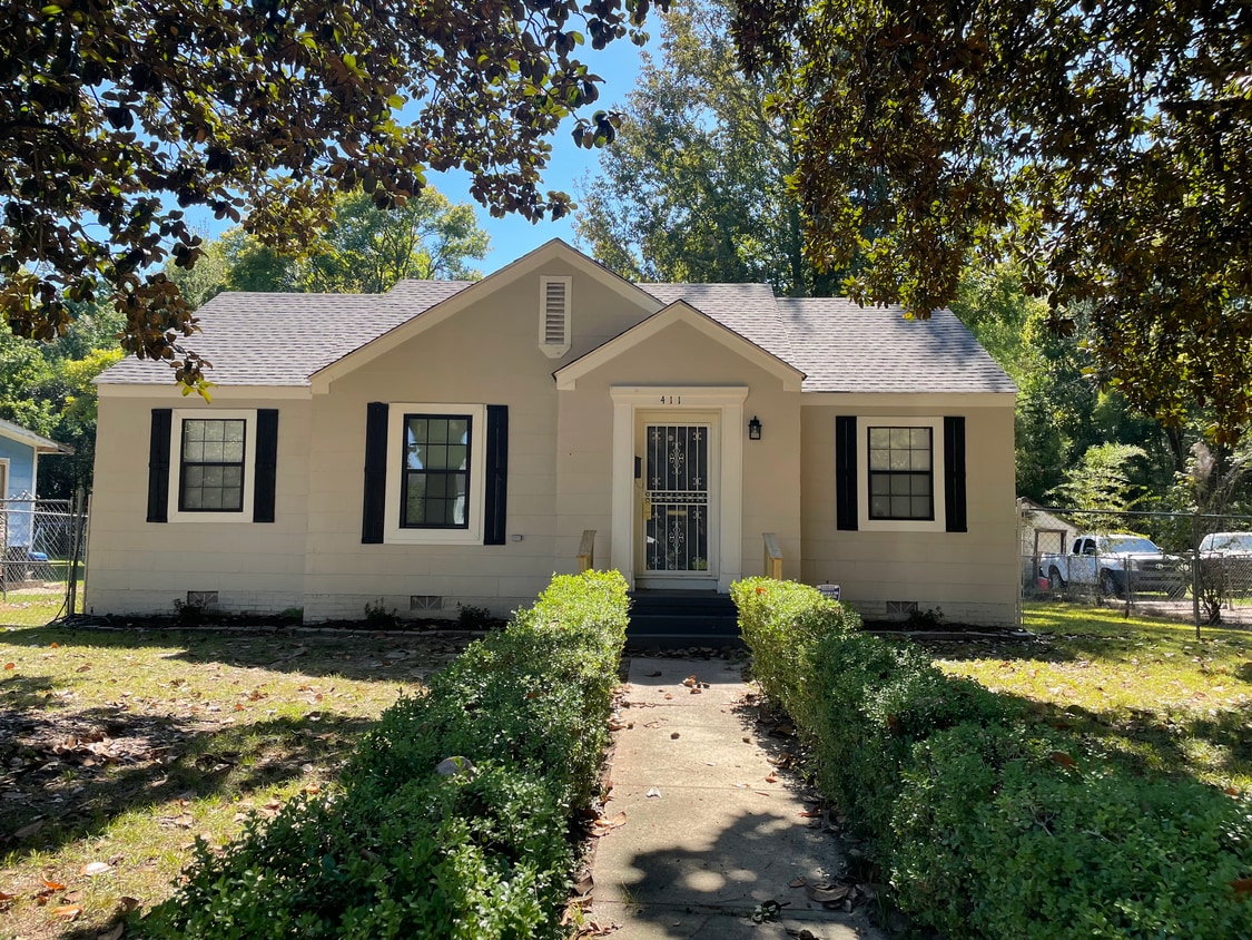 Photo - 411 Wilshire Ave-