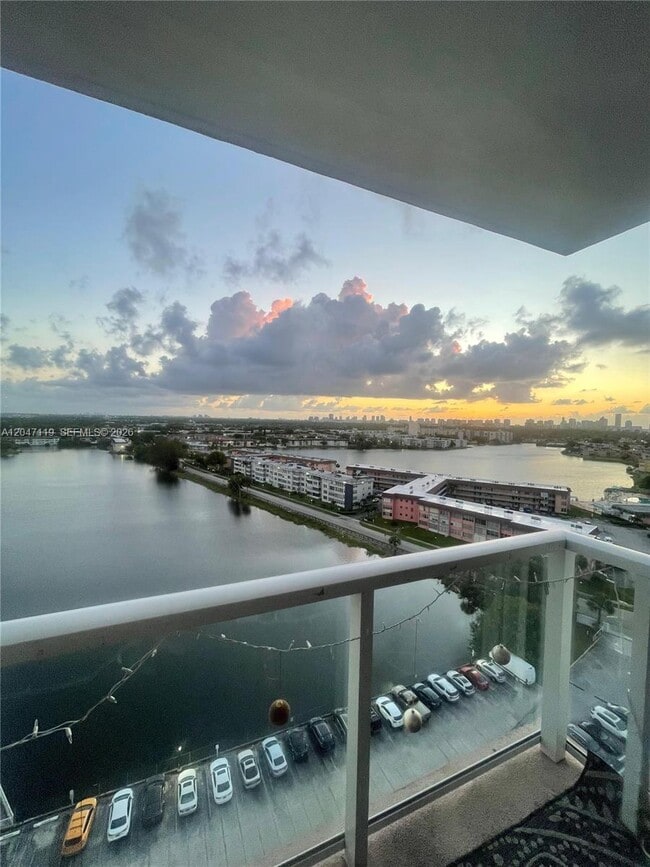 Building Photo - 1351 NE Miami Gardens Dr